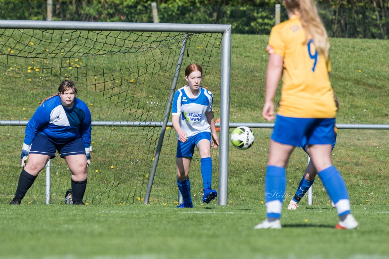 Bild 78 - B-Juniorinnen Bramstedter TS - SSV Hennstedt : Ergebnis: 3:7